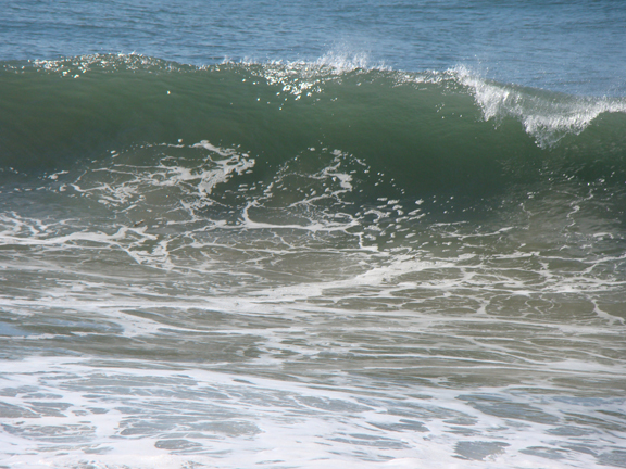 feb9-wave-crest-hermosa