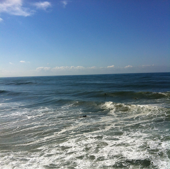 surfers-dotted-waves-feb9