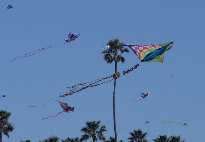 kites-near-pier