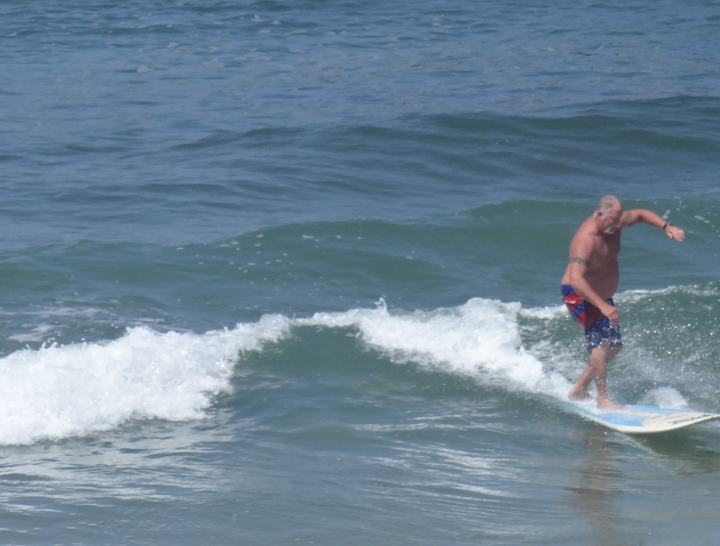 old-guy-no-wetsuit-surfing
