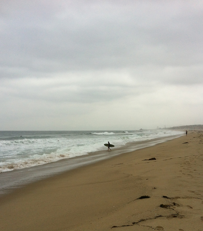 surfer-north-hermosa-pier