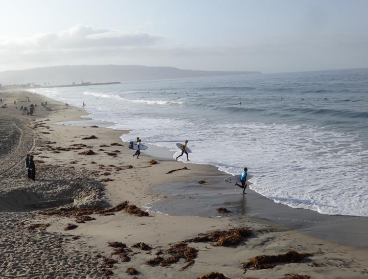 racing-for-the-waves-hermosa