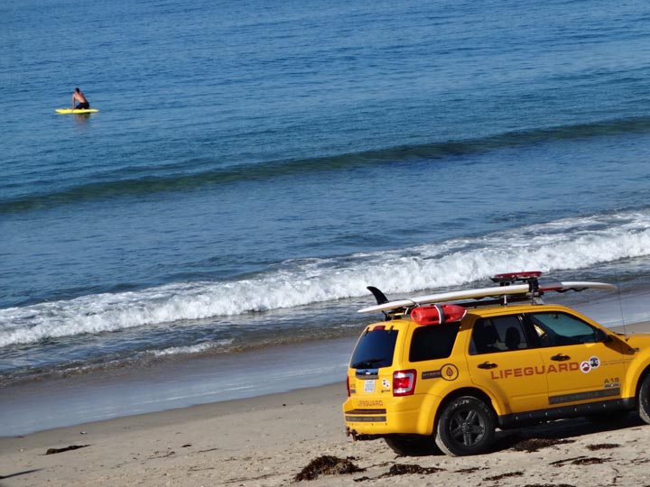 waiting-for-waves-glassy-blue-day