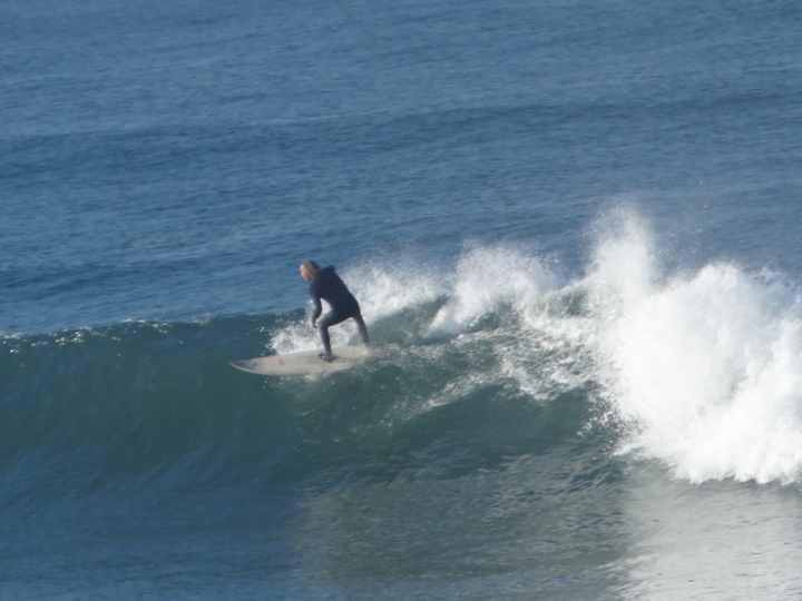 surfer-hermosa-waves