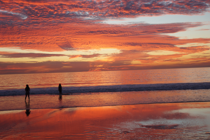 fiery-sunset-with-girls-hermosa