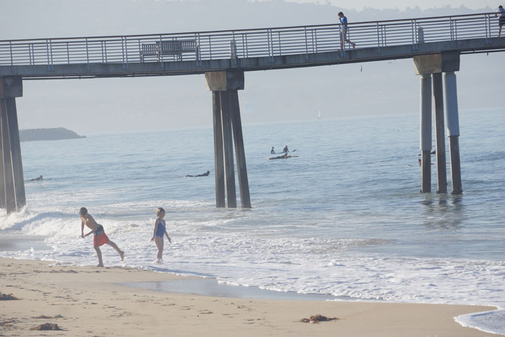 hermosa-valentines-day-near-pier