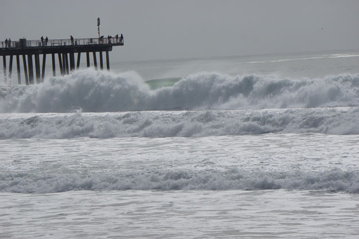 hermosa-pier-after-rain-sunny-surf