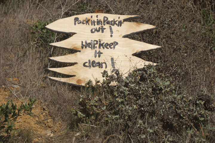 pack-it-in-pack-it-out-pv-beach-sign