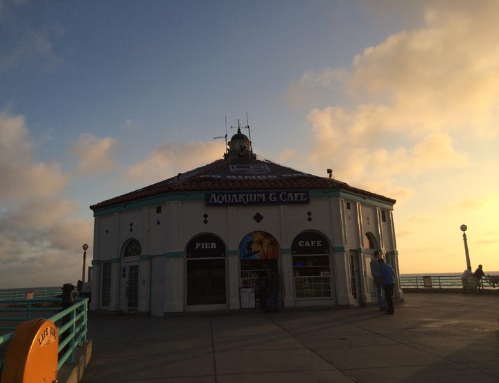 mb-roundhouse-acquarium-kings-sign