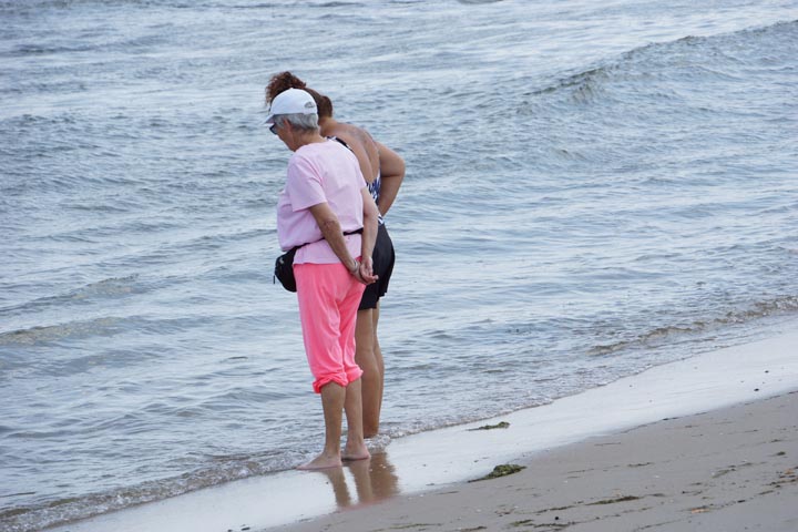 asbury-park-beach-goers