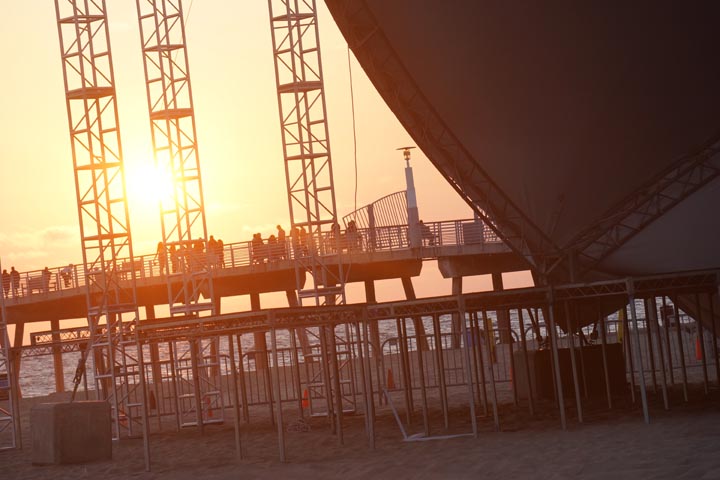 getting-ready-fin-fest-sunset