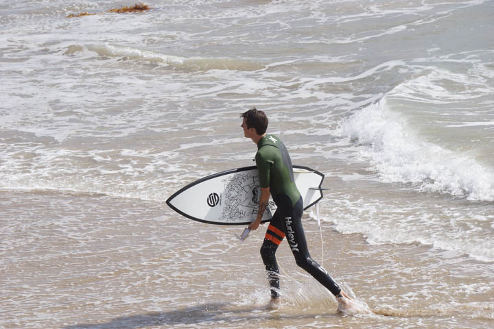mid-day-surfer-manhattan-beach