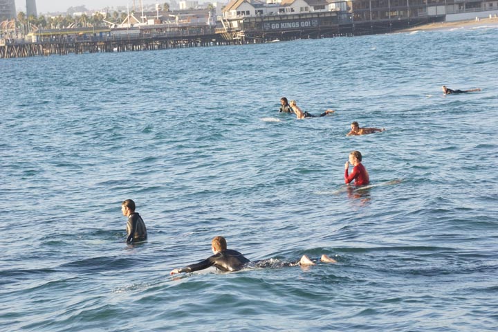 redondo-surfers-south-pier
