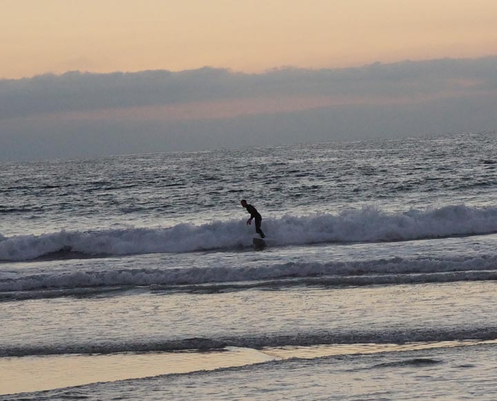 el-porto-surfer-after-sunset