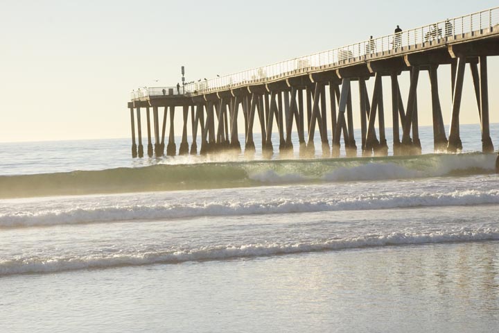 golden-spray-near-pier