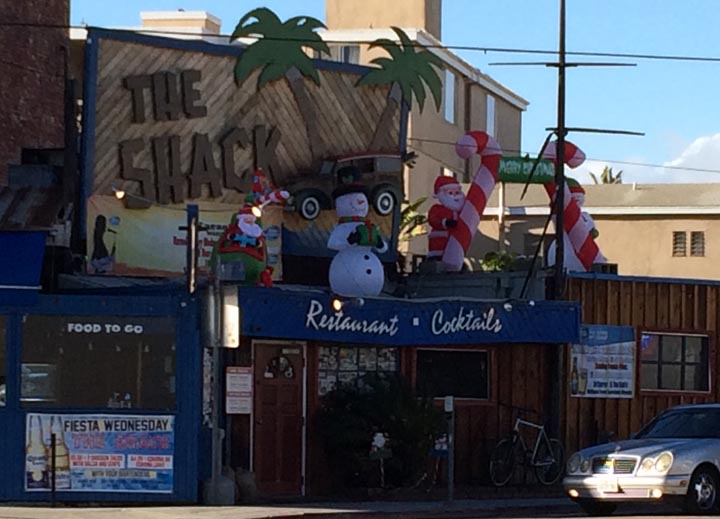 santa-on-the-shack-playa
