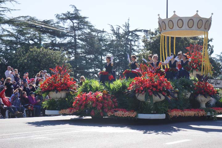 royal-court-rose-parade-2015