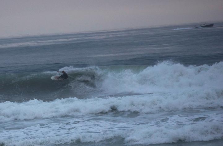 el-porto-surfer-rain-sat-feb