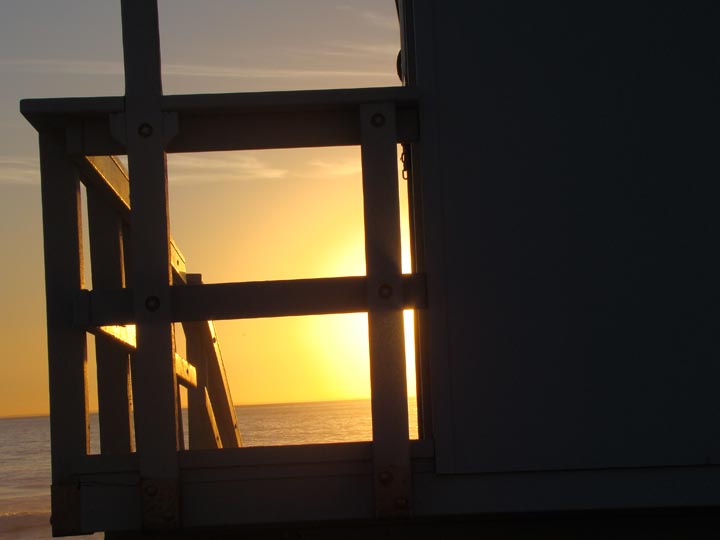 golden-stand-el-porto-feb-sunset