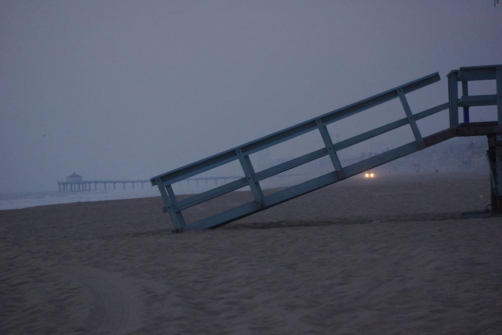 lights-through-stand-hermosa