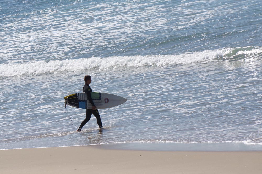 hermosa-surfer-march-morning