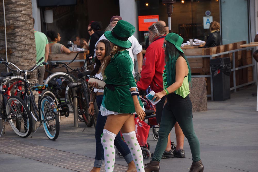 st-pattys-hermosa-green-girls