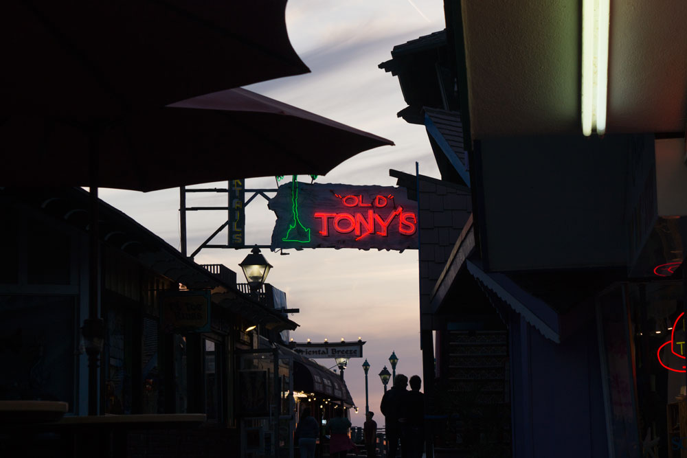 old-tonys-early-evening-redondo-pier