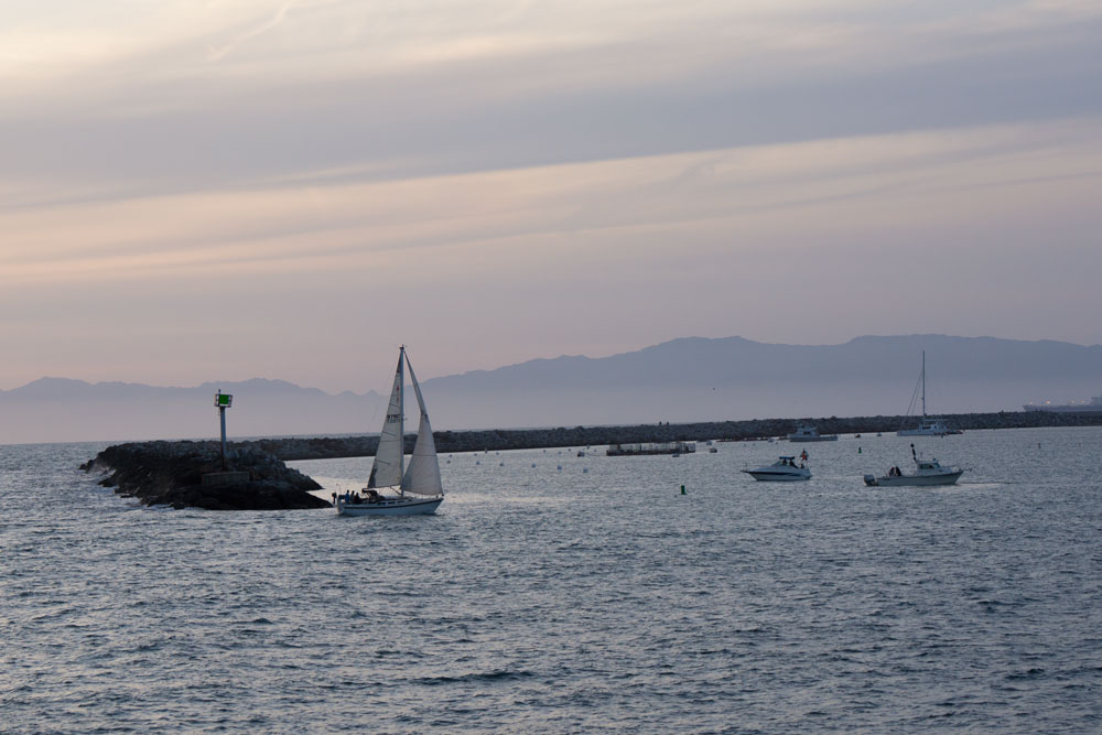 sailing-into-harbor-redondo