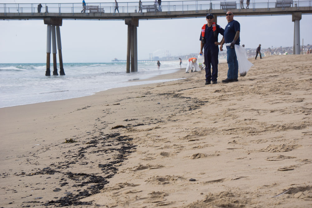 tar-cleanup-near-pier