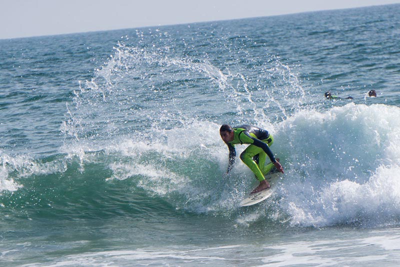 huntington-beach-surfer-splash