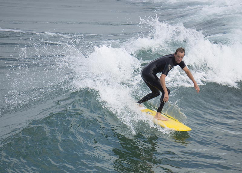 surfer-turning-yellow-board