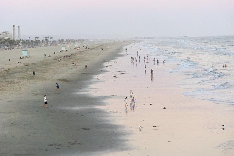 hb-beachgoers-twilight-sept