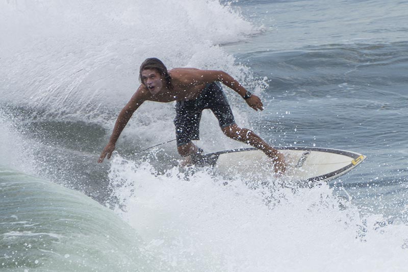 hb-surfer-center-spray-sept-wed