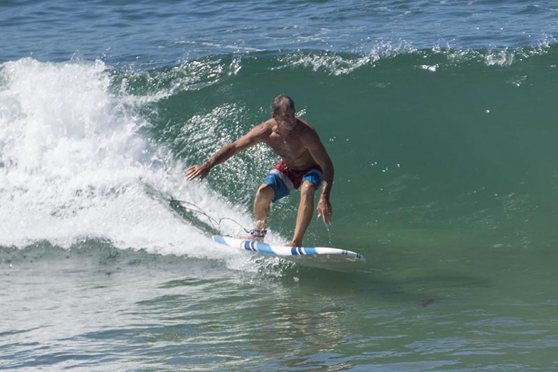 hermosa-surfer-sat-sept