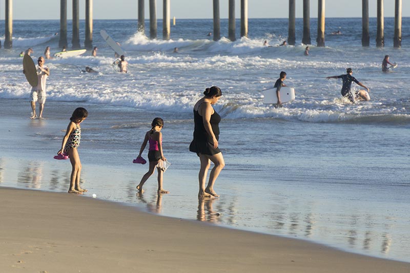frolicking-hb-pier-nov