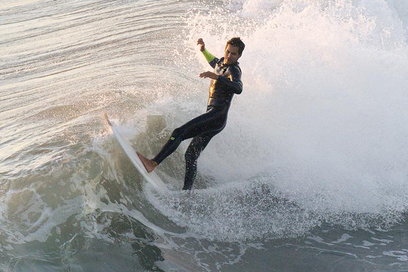 front-lit-spray-surfer-hb-nov