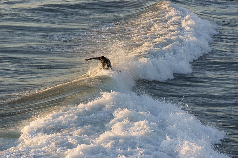 surfer-and-whitewash-hb-nov