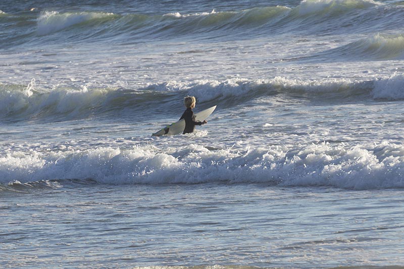 young-surfer-el-porto-waves-nov-tue