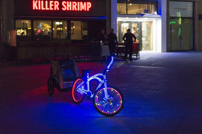 festive-bike-outside-killer-shrimp-dec-hermosa
