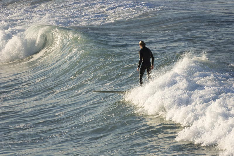 golden-morning-surf-swell-hermosa-late-dec