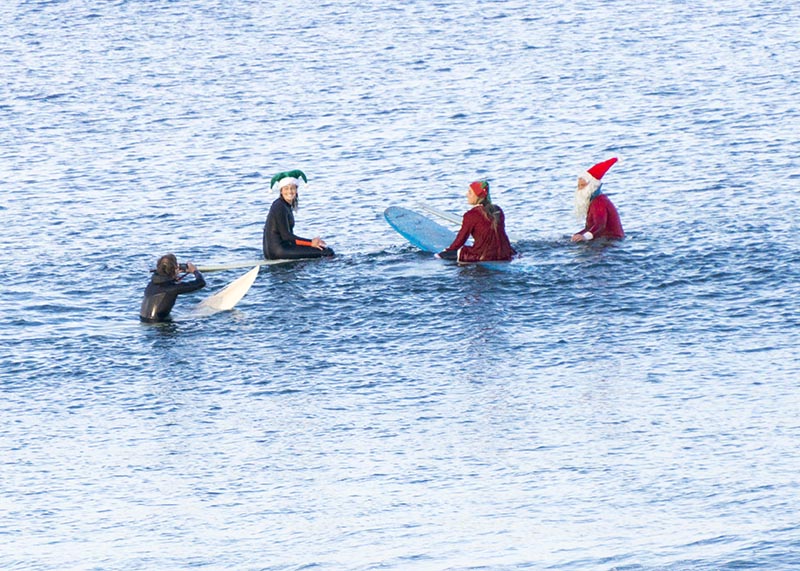 santa-helpers-hermosa-water-dec