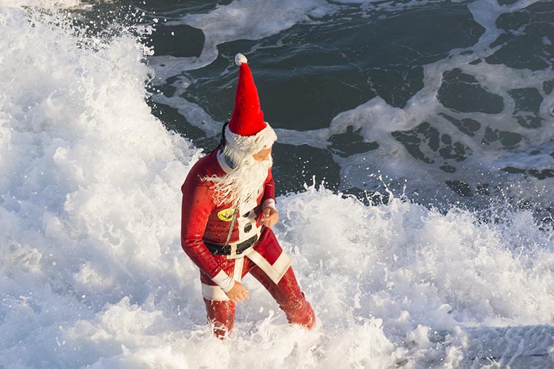 surfing-santa-up-close-hermosa-pier-dec