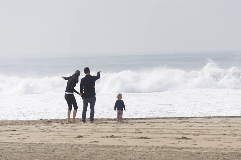checking-out-surf-manhattan-beach-jan-sun