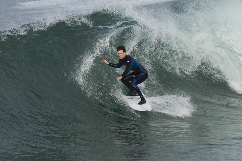 crouching-sat-surfer-jan-hermosa