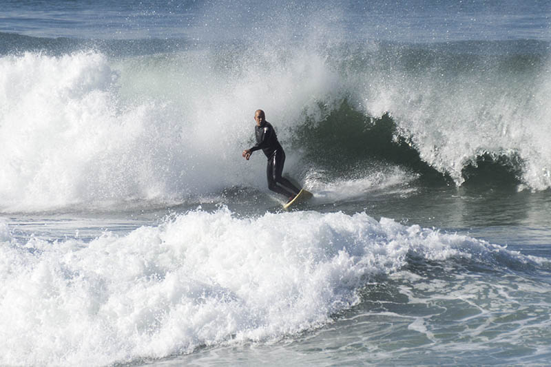 surfer-wave-break-jan-el-porto-morning