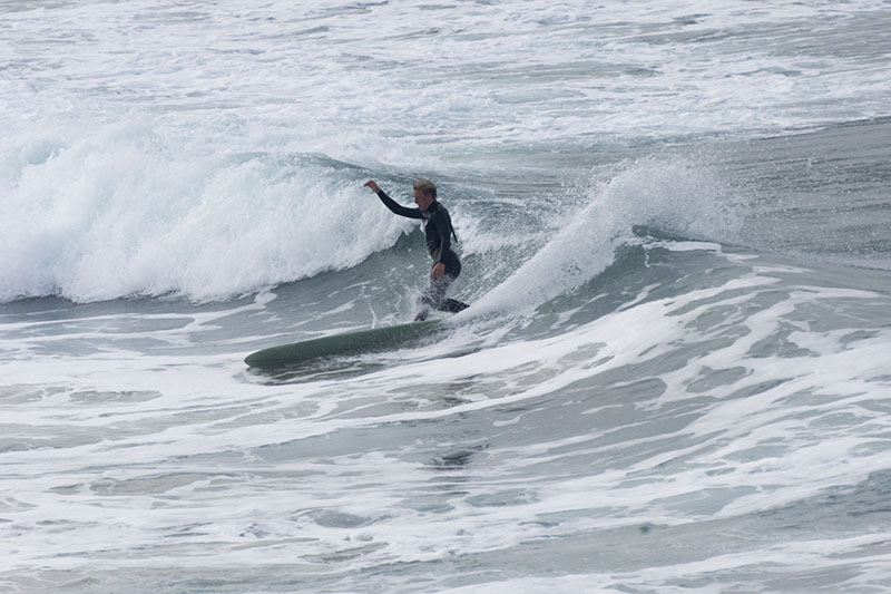 hermosa-surfer-side-splash-march-morning