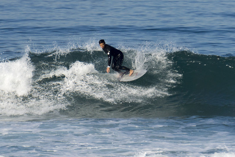 surfing-el-porto-sunny-march-morning