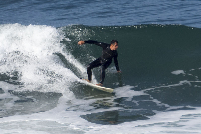 hermosa-beach-surfer-april-morning-leaning-back