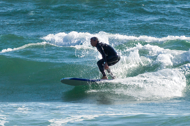 surfer-gliding-in-el-porto-may