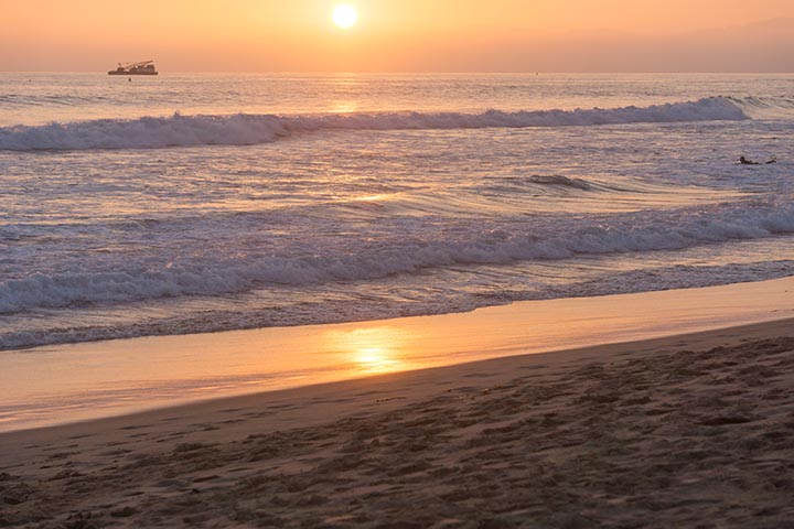 closing-in-sunset-el-porto-june-friday